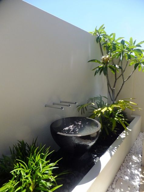 Contemporary water feature Landscaping Water Feature, Contemporary Water Feature, Garden Design Pictures, Tropical Patio, Modern Water Feature, Kolam Air, Taman Air, Garden Architecture, Water Features In The Garden