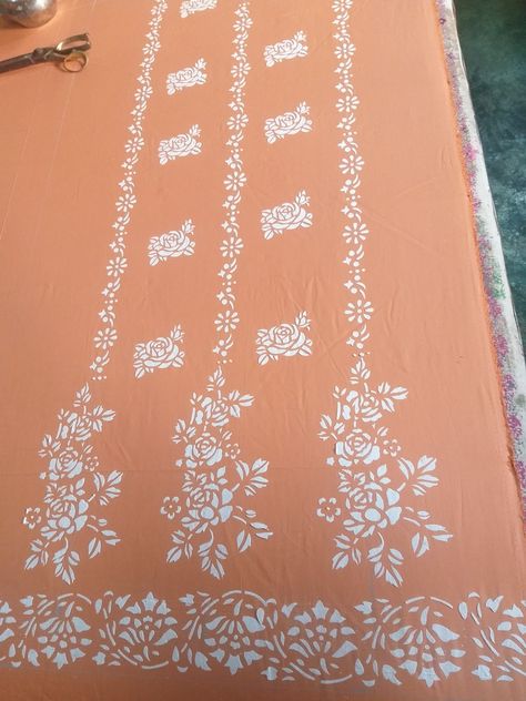 Foil suit Foil Painting On Suits, Foil Painting, Printed Kurti Designs, Suits Design, Printed Kurti, Suit Designs, Kurti Designs, Flower Design, Block Print