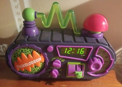 Childhood Memories 2000, 2000s Nostalgia, Invader Zim, Dream Room Inspiration, Room Makeover Inspiration, Dream House Decor, Cool Items, Dream Room, Alarm Clock