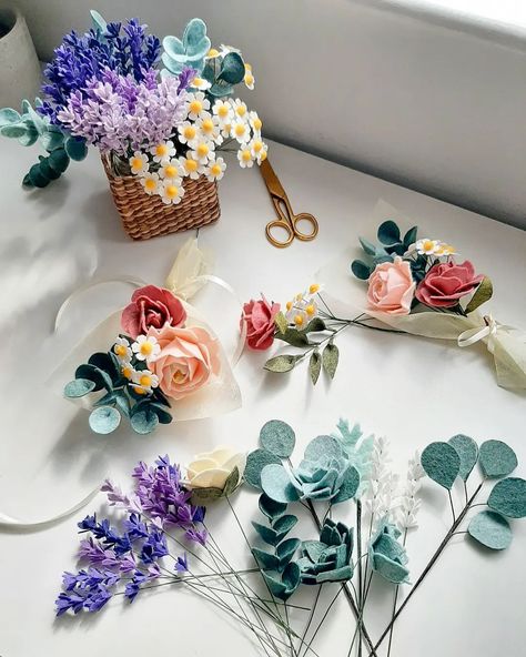 Handmade Felt Flowers, Felt Flower Bouquet Wedding, Felt Flower Wedding, Flower Mothers Day Gift, Flower Mothers Day, Wedding Flower Alternatives, Felt Toys Diy, Felt Bouquet, Felt Flower Bouquet