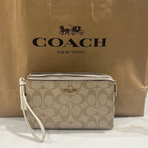 New Coach Wristlet 2024 Board, Luxury Bags Collection, Pretty Phone Cases, Coach New York, Girly Bags, Pretty Females, Birthday Wishlist, Coach Wristlet, Wristlet Wallet