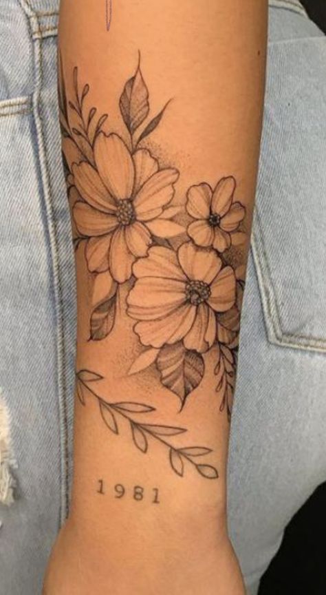 Wrist Patchwork Tattoos, Pretty Forearm Tattoos For Women, Top Arm Tattoo, Trending Tattoos For Women, Forearm Tattoos Women, Forearm Tattoo Ideas Female, Baddie Arm Tattoos, Small Feminine Tattoos, Wrap Around Tattoo