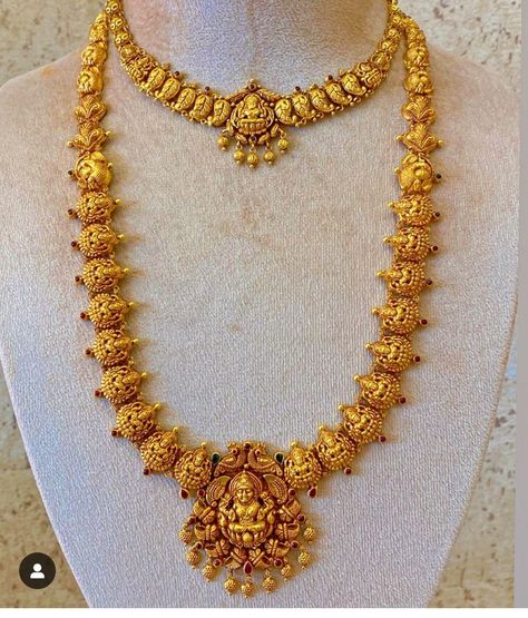 Temple Haram Designs Gold Latest, Kempula Haram Designs Gold, Long Gold Mangalsutra Designs Indian, Haram And Necklace Set Gold, 20grams Gold Necklace Indian, Long Gold Necklace Designs Latest, Latest Long Haram Gold Jewellery Designs, Gold Haram Designs Indian, Gold Long Haram Designs