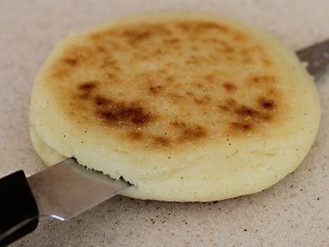 arepas-corte-pq Arepas Recipe, Hispanic Food, Healthy Options, Sin Gluten, Tornado, Honduras, Waffles, Tacos, Cooking Recipes