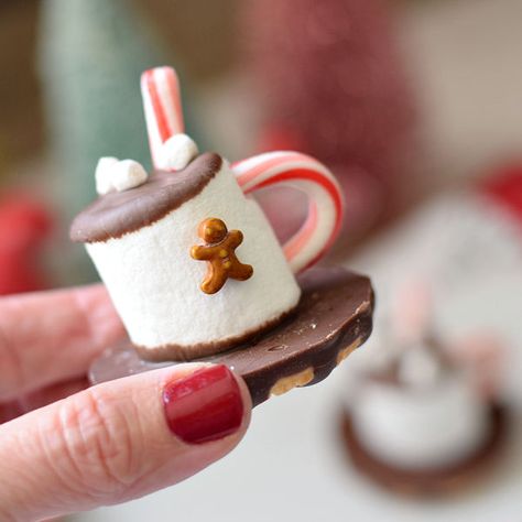 Mug Cookies, Marshmallow Hot Chocolate, Christmas Food Crafts, Christmas Party Treats, Marshmallow Mugs, Best Holiday Cookies, Easy Christmas Treats, Christmas Recipes Easy, Fudge Cookies