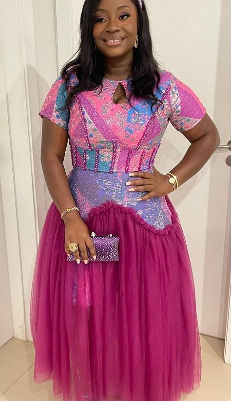 Kente And Lace Combination Styles, Lace Combination Styles, African Print Skirt Ankara Styles, Dope Fashion Outfits, Ankara Dress Designs, 2piece Outfits, Chic Dress Classy, African Print Skirt, Combination Fashion