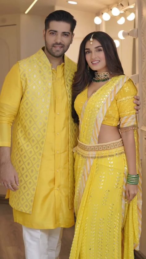 Groom Maid Dress Indian, Bridal Haldi Outfit, Kinshuk Mahajan, Haldi Pose, Haldi Outfit For Bride, Nayanthara Hairstyle, Ceremony Outfit, Haldi Ceremony Outfit, Mehendi Outfit