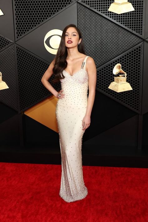 The Best 2024 Grammys Red Carpet Looks American Girl Doll Movies, Grammys 2024, Grammys Red Carpet, Carpet Outfits, The Grammys, Mexican Girl, American Music Awards, Vestidos Vintage, On The Red Carpet