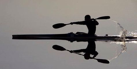 ❤️ Kayaking Aesthetic, Kayak Pictures, Kayak Ideas, Action Photos, Sports Aesthetic, Canoe And Kayak, Row Boat, Rowing, Camping & Hiking