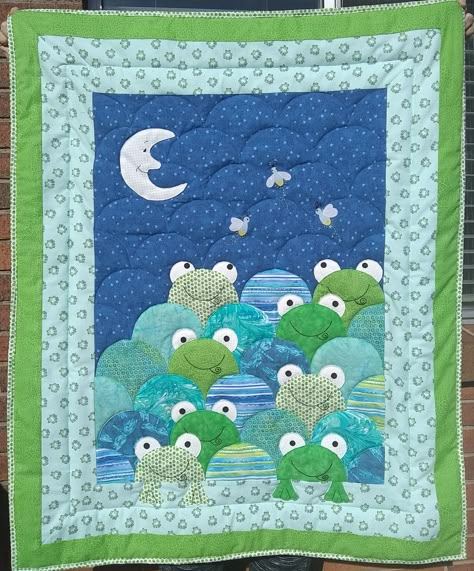 Clamshell Quilt Pattern, Frog Quilt Pattern, Frog Quilt, Clamshell Quilt, Kid Quilts Patterns, Animal Baby Quilt, Boys Quilt Patterns, Clam Shells, Baby Patchwork Quilt