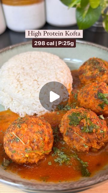 Aasra | Conscious cooking for the Indian palate 👩🏽‍🍳 on Instagram: "Get 25 grams of protein from this low-calorie Lauki Kofta Recipe!

Note: If you’re not serving the sabzi right away, set the koftas aside to prevent them from soaking up the gravy.

This recipe is vegan-friendly

Nutritional Value (approx): 298 cal/serving
Carbs: 48.7g | Protein: 25g | Fat: 6.2g

This is an example of how you can boost protein in existing recipes. Feel free to adjust the quantity and protein sources according to your taste and protein 
/calorie needs.

Ingredients (Serves 2, Makes About 15 Small Koftas):

🌸 250g bottle gourd (lauki)
🌸 60g soya granules (using Nutrella)
🌸 60g besan (gram flour)
🌸 1 medium & 1 small onion
🌸 1 medium & 1 small tomato
🌸 8-10 garlic cloves
🌸 ½ inch ginger
🌸 2 green c Kofta Recipe Vegetarian, Lauki Kofta, 25 Grams Of Protein, Healthy Vegetarian Snacks, Kofta Recipe, Bottle Gourd, Small Tomatoes, Gram Flour, Vegetarian Snacks