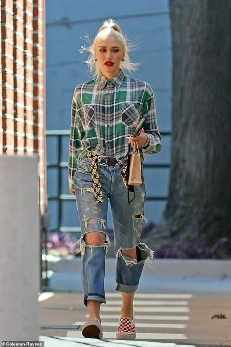 Geen Stefani Style, Gwen Stefani Casual Style, Gwen Stefani Fashion, Gwen Stefani Street Style, Gwen Stefani Outfits, Gwen Stefani Style, Womens Wear Daily, Effortless Outfit, Gwen Stefani