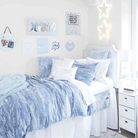 CLOUD NINE ROOM – Dormify College Bedroom Decor, Blue Dorm, Blue Room Decor, Zimmer Diy, Dorm Room Styles, Blue Bedroom Decor, College Dorm Room Decor, Dorm Room Designs, Dorm Room Inspiration