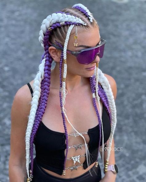 Festival Hair With Extensions, Rave Hairstyles Braids, Rave Braids Festival Hair, Rave Hair Extensions, White Girl Braids, Festival Hair Braids, Rave Hairstyles, Rave Braids, Pre Stretched Braiding Hair