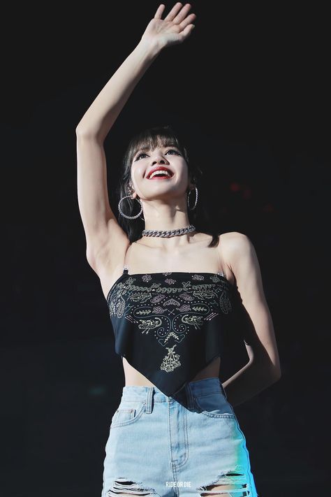 LISA — BLACKPINK IN YOUR AREA CONCERT #Lisa #LalisaManoban #Blackpink Bandana Top, Lisa Bp, Kim Jisoo, Mariah Carey, Blackpink Fashion, Lalisa Manoban, Kpop Outfits, Stage Outfits, Blackpink Lisa