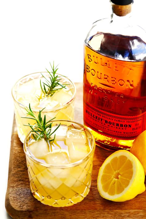 These whiskey lemonade cocktails are easy to make with just 3 ingredients...and always taste so refreshing! Feel free to use bourbon or any type of whiskey that you prefer. | gimmesomeoven.com #whiskey #lemonade #cocktail #drink #entertaining #summer #bourbon Lemonade Cocktails, Whiskey Lemonade, Homemade Cider, Cinnamon Simple Syrup, Sweet Bourbon, Cocktail Recipes Whiskey, Whisky Cocktail, Cranberry Juice Cocktail, Winter Drink