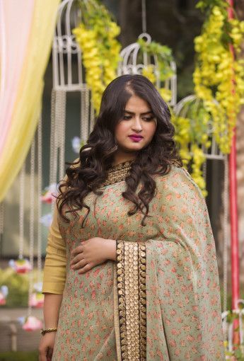 plus size saree blouse designs Plus Size Saree Blouse, Plus Size Saree, Fat Bride, Full Sleeves Design, Designer Store, Plus Size Bride, Indian Saree Blouse, Indian Saree Blouses Designs, Ladies Blouse Designs