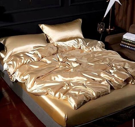 Bed Sheets Ideas, Silk Bed Sheets, Best Bed Sheets, Covers Bed, Gold Bed, Best Bed, Silk Bedding Set, Luxury Bed Sheets, Satin Bedding