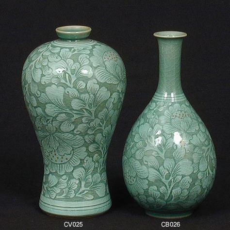 White Lotus Vase & Bottle Korean Celadon Pottery, Travel To Korea, Celadon Pottery, Korean Celadon, Korean Pottery, Celadon Ceramics, Korean Painting, Asian Art Museum, Traditional Pottery