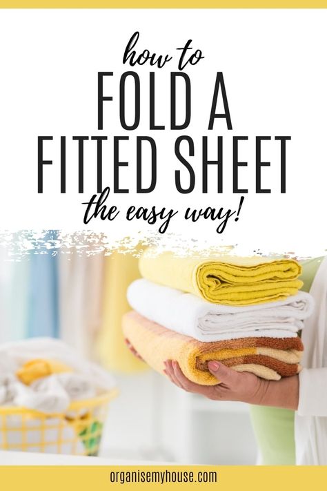 How To Fold Sheets, Cocktail Display, Folding Fitted Sheets, Bathroom Towel Decor, Linen Cupboard, How To Fold Towels, Clothes Organization Diy, Linen Closet Organization, Deep Cleaning Tips