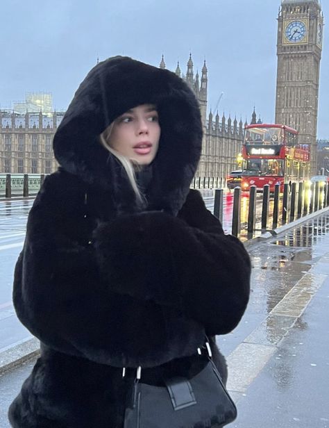 January Style Outfit, London January Outfit, Paris In December Outfits, London Aesthetic Winter, London Outfits Spring, London Instagram Pictures, London Downtown, London Pics, London In January