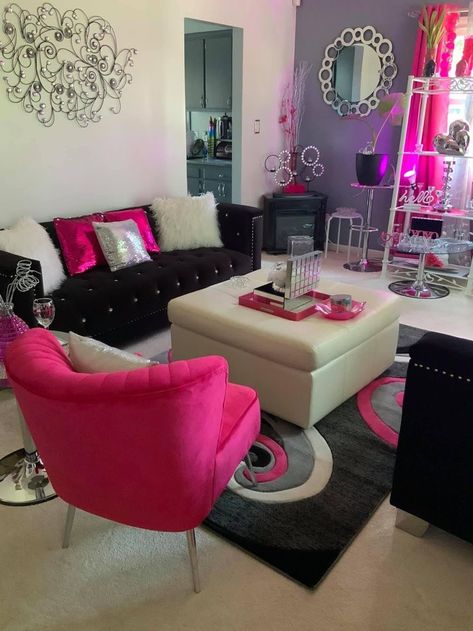 pretty & unique decor. follow for more content. Pink Black And White Living Room, Pink And Black Living Room Ideas, Pink And Black Living Room, Manifest Apartment, Black And Pink Living Room Decor, Pink And Grey Room, Pink Living Room Decor, Beautiful Bathroom Decor, Girl Apartment Decor