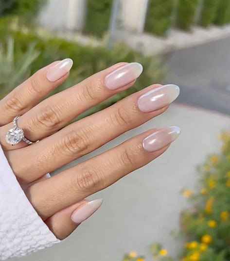 Hailey Bieber nails Hailey Bieber Nails, Glazed Donut Nails, Bieber Nails, Donut Nails, Blue Chrome Nails, Natural Nail Art, Glazed Donut, Pearl Nails, Neutral Nails