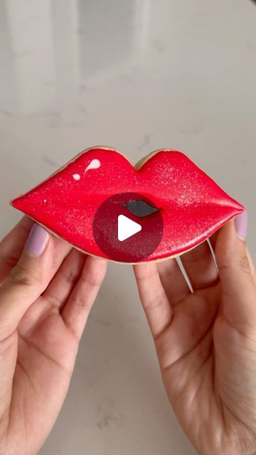 Melissa’s Sweet Tooth on Instagram: "I love re-creating this lip cookie for Valentine’s Day every year💋 I’m always a fan of fun and simple cookie designs! Follow @melissassweettooth for more Valentine’s Day cookie decorating and other sweet treats💗 • • • #cookies #cookiedecorating #decoratedcookies #royalicingcookies #sugarcookies #decoratedsugarcookies #valentinesday #valentinecookies #tutorial #cookievideo #cookiesofinstagram #cookieideas #cookieart" Lips Cookies Decorated, Lip Cookies Decorated, Lip Cookies, Simple Cookie, How To Make Lipstick, Cookie Videos, Cookie Business, Lip Shapes, Valentine Cookies