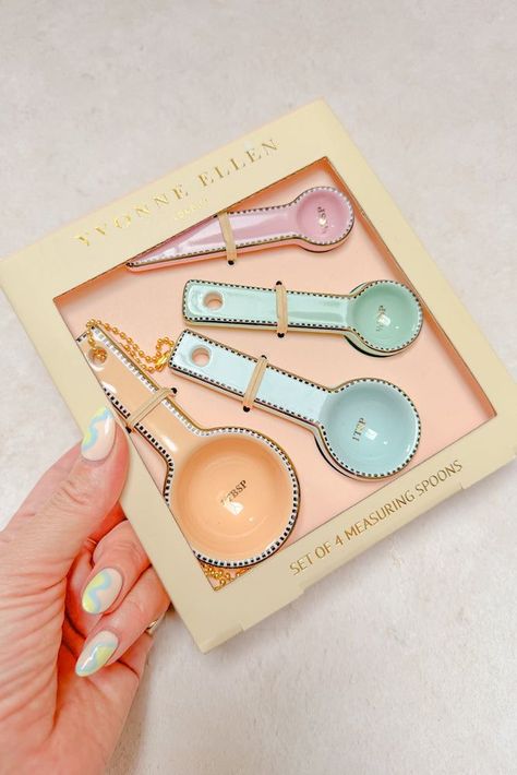 Measuring Spoons Aesthetic, Fun Kitchen Accessories, Pastel Kitchen Utensils, Colorful Kitchen Utensils, Cute Measuring Spoons, Ceramic Measuring Spoons, Cute Measuring Cups, Cute Kitchen Items, Cute Kitchen Utensils