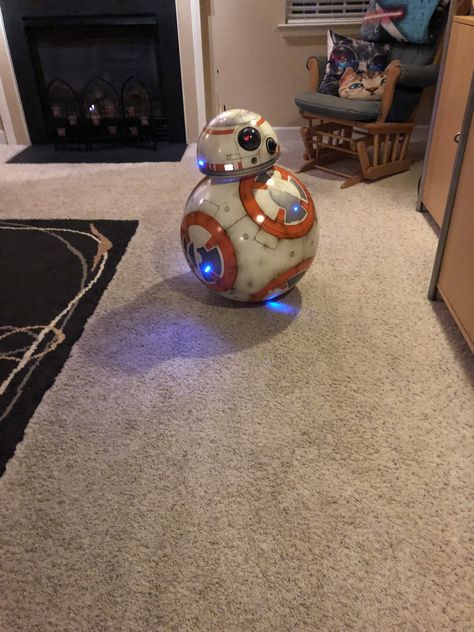 Bb 8 Star Wars, Build A Droid, Cute Apartment Ideas, Bb8 Star Wars, Bb8 Droid, Star Wars Technology, Star Wars Bb8, Cute Apartment, Bb 8