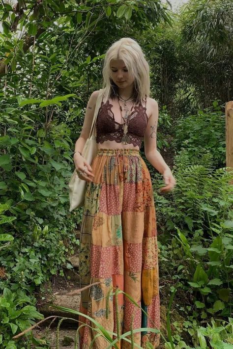 Hippie Girl Outfits, Hippie Outfit Inspo, Hippie Fits, Moda Hippie, Hippie Lifestyle, Estilo Hippy, Mode Hippie, Earthy Outfits, Estilo Hippie