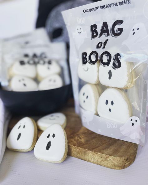 Snickerdoodle Sweets & Events | BAG OF BOOS! I love how far packaging for cookies has come since I started so many years ago! Since my time is limited on decorating with… | Instagram Halloween Cookie Treat Bags, Bag Of Boos Cookies, Halloween Cookie Treats, Boo Boo Bags, Halloween Sweets, Cookie Packaging, Dessert Decoration, Snickerdoodles, Halloween Cookies