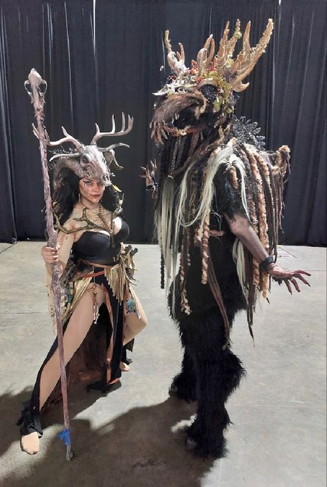 Photographed at #fanexponeworleans The Cursed is designed and built by Ashley Royer of AKA Cosplay and Art. The Acolyte is designed and built by Kat Godsey of AKA Cosplay and Art. #cosplay #louisianacosplay #wendigo #cryptid #acolyte #creepy #costume #antlers #hooves #faunlegs #mythology #legend Wendigo Inspired Outfit, Wendigo Costume Diy, Cryptid Cosplay, Mythological Costumes, Wendigo Cosplay, Cryptid Costume, Wendigo Costume, Deer Halloween Costumes, Creepy Costume