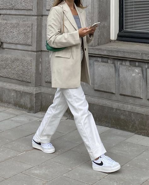 Platform Blazer Nike, Nike Blazers Platform Outfits, Platform Nike Blazers Outfit, Nike Blazer Work Outfit, Blazer Platform Nike, Platform Blazers Outfit, Low Nike Blazer Outfit, Platform Nike Outfit, Nike Blazer With Dress