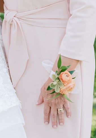 Peach ranunculus hellebore wrist blooms corsage Peach Corsage Wedding, Ranaculus Boutonniere Groomsmen, Hellebore Corsage, Shoulder Corsage Wedding, Peach Ranunculus Boutonniere, Whimsical Corsage, Peach Buttonhole, Pastel Corsage, Ranunculus Wrist Corsage