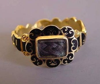 Gold and enamel mourning ring with hair of the deceased under glass, c. 1855. Memento Mori Jewelry, Sentimental Jewellery, Victorian Hairstyles, Momento Mori, Post Mortem, Victorian Jewelry, Memorial Jewelry, Memento Mori, Antique Rings