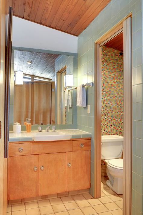 Design a confetti tile bathroom wall using Clayhaus Ceramics’ online tool Midcentury Modern Bathroom, Tile House, Mid Century Modern Bathroom, Modern Bathroom Tile, Mid Century Bathroom, Retro Bathrooms, Retro Renovation, Floor Tile Design, Bathroom Tile Designs