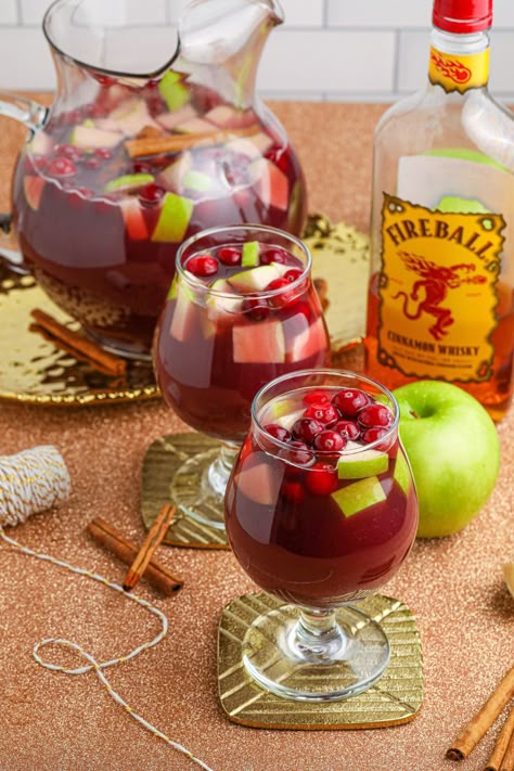 Fireball Sangria - My Incredible Recipes Christmas Party Meal Ideas, Whiskey Sangria, Fireball Sangria, Fireball Whiskey Drinks, Party Meal Ideas, Instant Pot Lentil Soup, Fireball Drinks, Prosecco Punch, Apple Cider Sangria Recipe