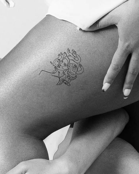 Line Drawing Tattoos, Medusa Tattoo Design, Tattoo Signs, Medusa Tattoo, Classy Tattoos, Line Art Tattoos, Discreet Tattoos, Dainty Tattoos, Subtle Tattoos