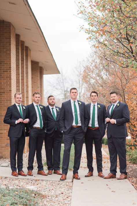 Mens Wedding Suits Green Theme, Emerald Green Men Outfit, Emerald Green Bridesmaids, Wedding Emerald Green, Emerald Wedding Colors, Emerald Green Wedding Theme, Green Gold Weddings, Suit Inspiration, Emerald Green Bridesmaid Dresses