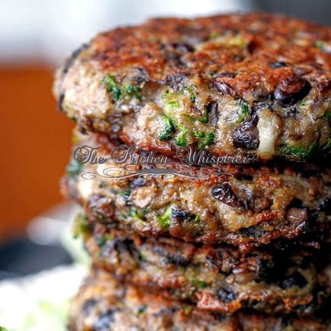 Mushroom Burger, Stuffed Portabella Mushrooms, Veggie Burgers, Vegetarian Meals, Veggie Burger, Mushroom Recipes, Burger Recipes, Portobello, Vegetarian Dishes