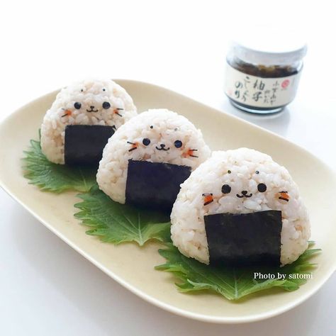 Onigiri Recipe, Cute Snacks, Yummy Comfort Food, Game Food, Kawaii Food, Food Obsession, Miniature Food, Cafe Food, Cute Food