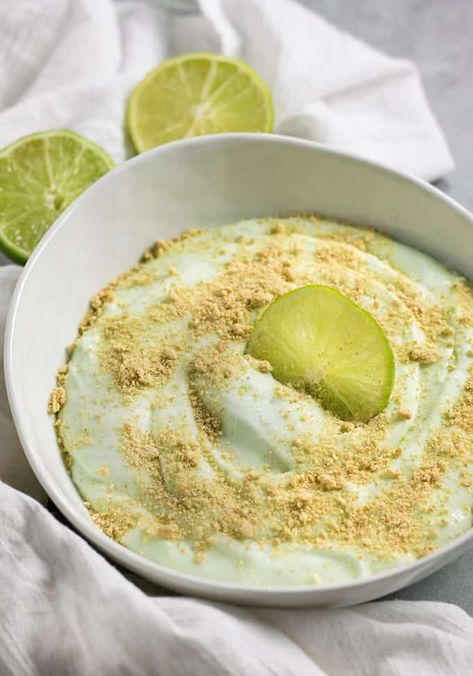 Key Lime Dessert Recipes, Key Lime Pie Dip, Creamy Key Lime Pie, Key Lime Pie Cheesecake, Key Lime Desserts, Salty Marshmallow, Chips Dip, Pie Dip, Lime Desserts