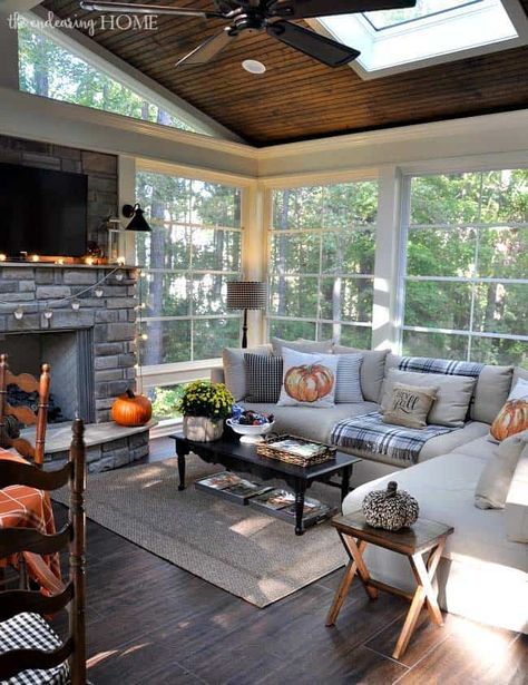 Indoor Sunrooms, Sunroom Makeover, Fall Interior Design, Fall Decorating Ideas, Sunroom Decorating, Fall Living Room Decor, Sunroom Designs, Fall Living Room, Apartment Living Room Design