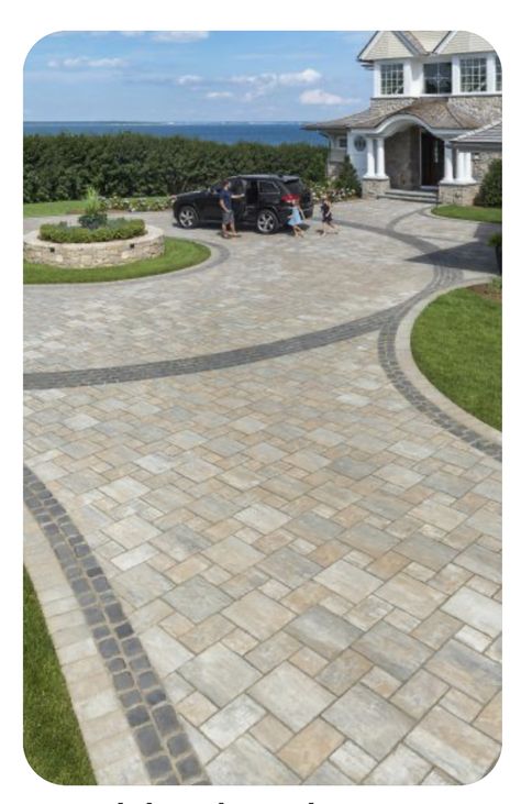 Residential Driveway Ideas, Dryway Ideas Driveways, Front Of House Driveway, Round Driveway Ideas, Circle Driveway Landscaping, Front Driveway Ideas, House Driveway, Front Garden Ideas Driveway, Brick Paver Driveway