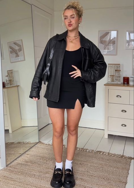 Black Skirt Night Outfit, Loafers Long Skirt Outfit, Platform Loafers Outfit Ideas, Black Mocasines Outfit, Loafers For Women Outfit Dress, Party Outfit Ideas Plus Size, Platform Loafers Outfit, Cute Modest Outfits, Causual Outfits