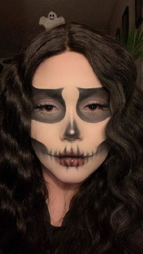 halloween make-up inspo Easy Skeloten Makeup, Halloween Mackup Ideas, Holloween Makeup Skeleton, Dead Cowgirl Makeup, Skeleton Makeup Black Woman, Red Skeleton Makeup, Skeloten Makeup, Girl Skeleton Makeup, Skull Makeup Women