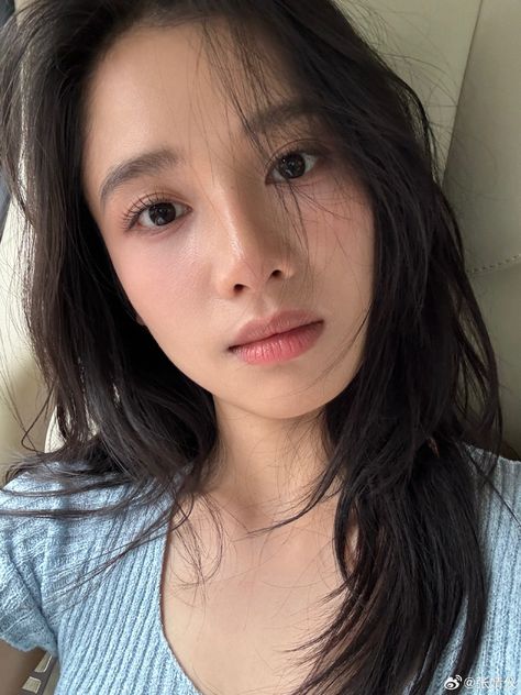 Zhang Jingyi, Brunette Actresses, Workout Programs, Chia, Actresses, Actors, Makeup, 10 Things, Beauty