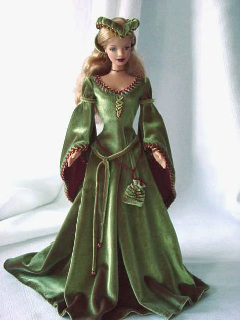 History Barbie Accessoires Barbie, Barbie Bride, Bride Dolls, Barbie Gowns, Barbie Patterns, Beautiful Barbie Dolls, Barbie Collection, Barbie Friends, Historical Dresses