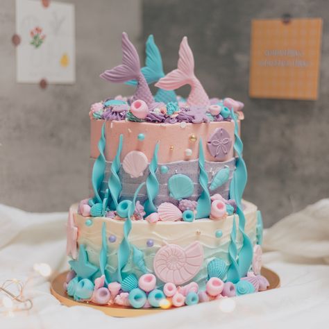 A two-tier underwater mermaid themed cake 🧜‍♀️ Mermaid Themed Cake, Mermaid Theme Cake, Underwater Mermaid, Mermaid Party Invitations, Tier Cakes, Two Tier Cake, Theme Cake, Mermaid Theme, Mermaid Party